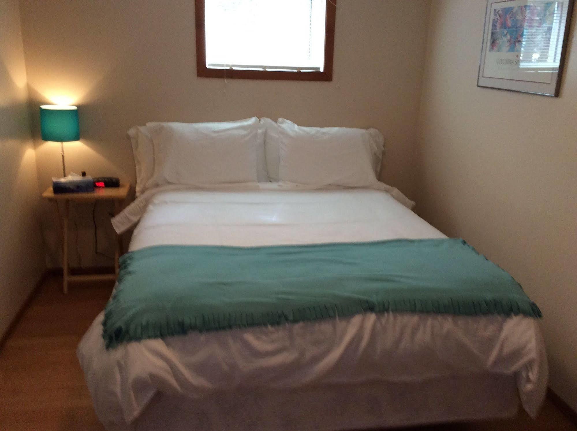 N' This On The Bay -Vacation Suite Wiarton Kültér fotó