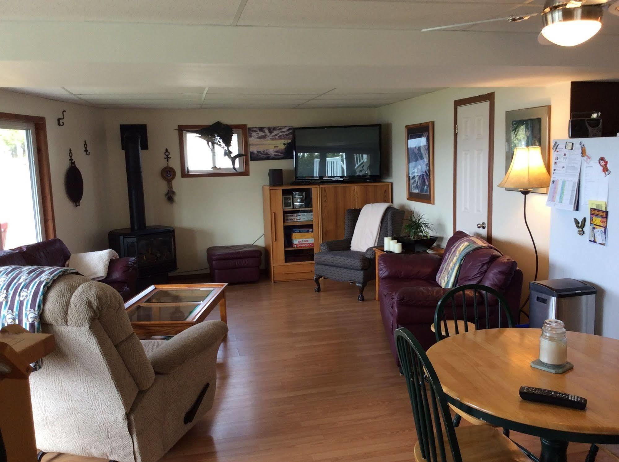 N' This On The Bay -Vacation Suite Wiarton Kültér fotó